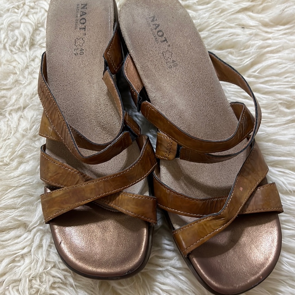 Naot Esteem Brown Block Heel Open Toe Slip On Sandals Women’s Size 40